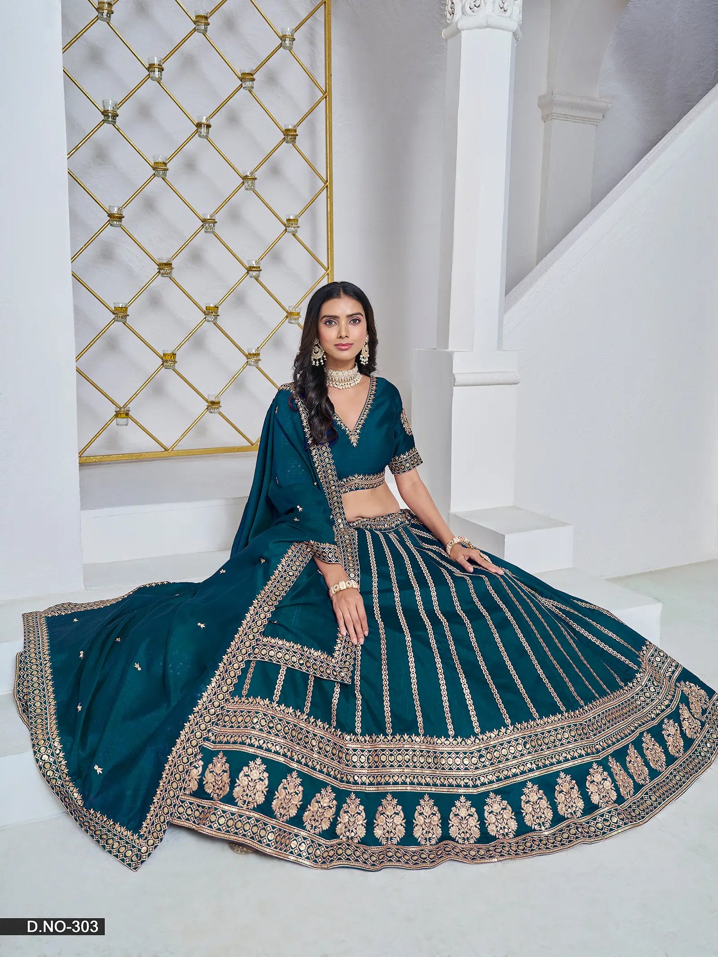 Designer Lehenga Choli aus dunkelblau-grüner Kunstseide mit Fadenstickerei und Pailletten