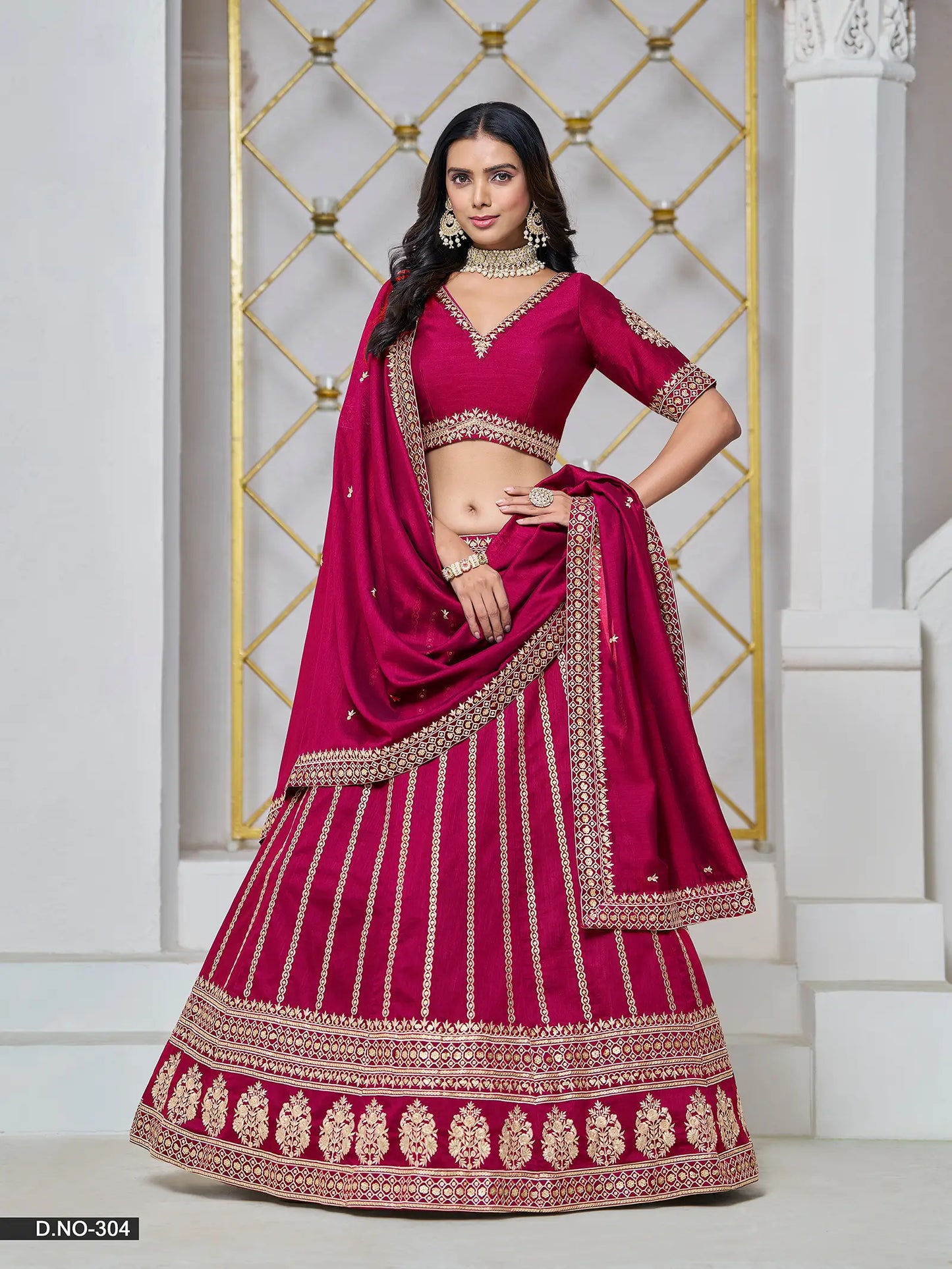 Designer Lehenga Choli aus kirschrosa Kunstseide mit Fadenstickerei und Pailletten