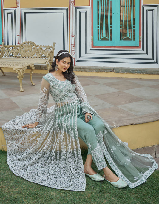Robe Anarkali verte sauge en santoon avec pierres brillantes avec bas pantalon