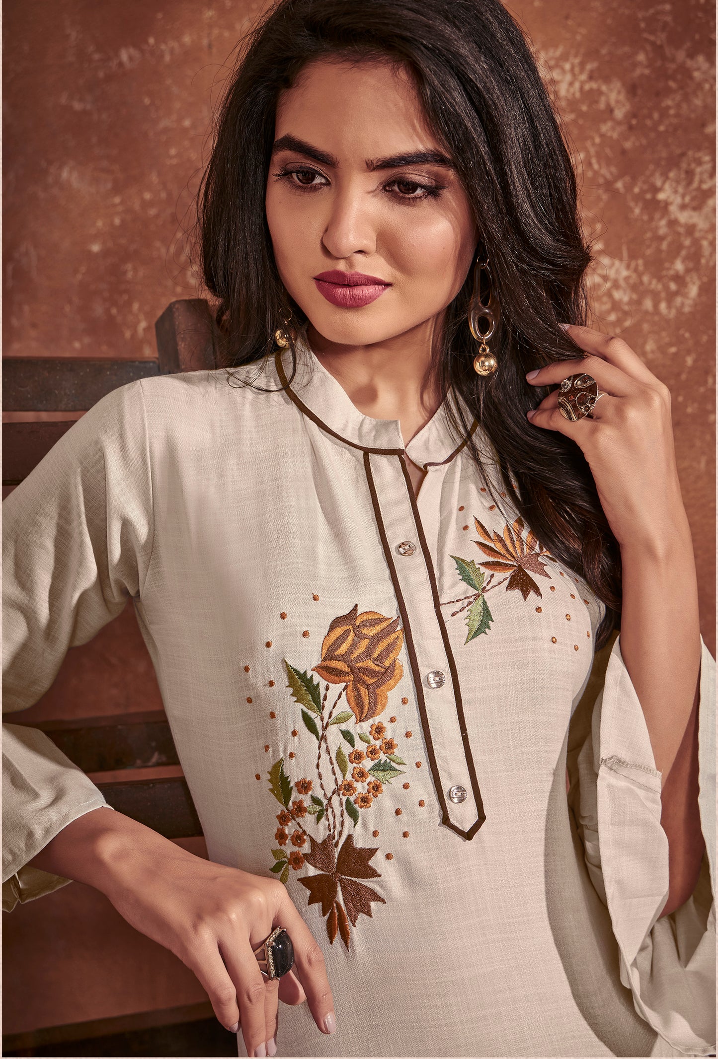 Beiges mittellanges Designer-Kurta-Oberteil aus Baumwolle
