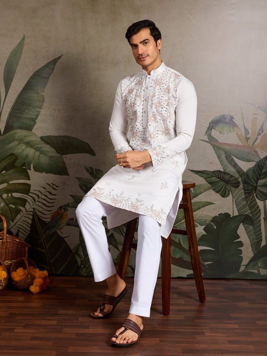 Ensemble Kurta blanc Homme avec broderies fleurs et travail de miroirs