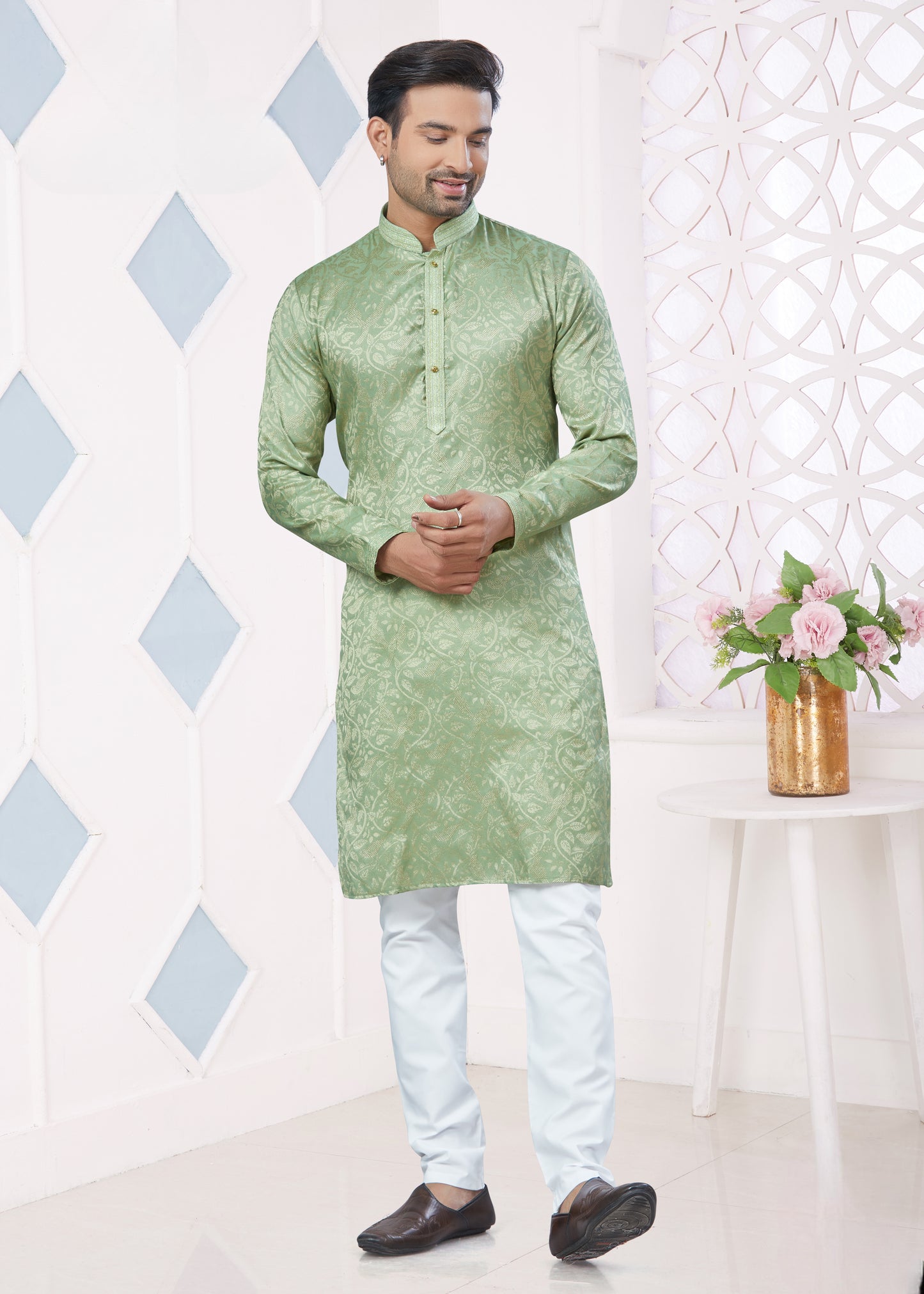 Ensemble Kurta vert pistache avec broderie Pintex en jacquard