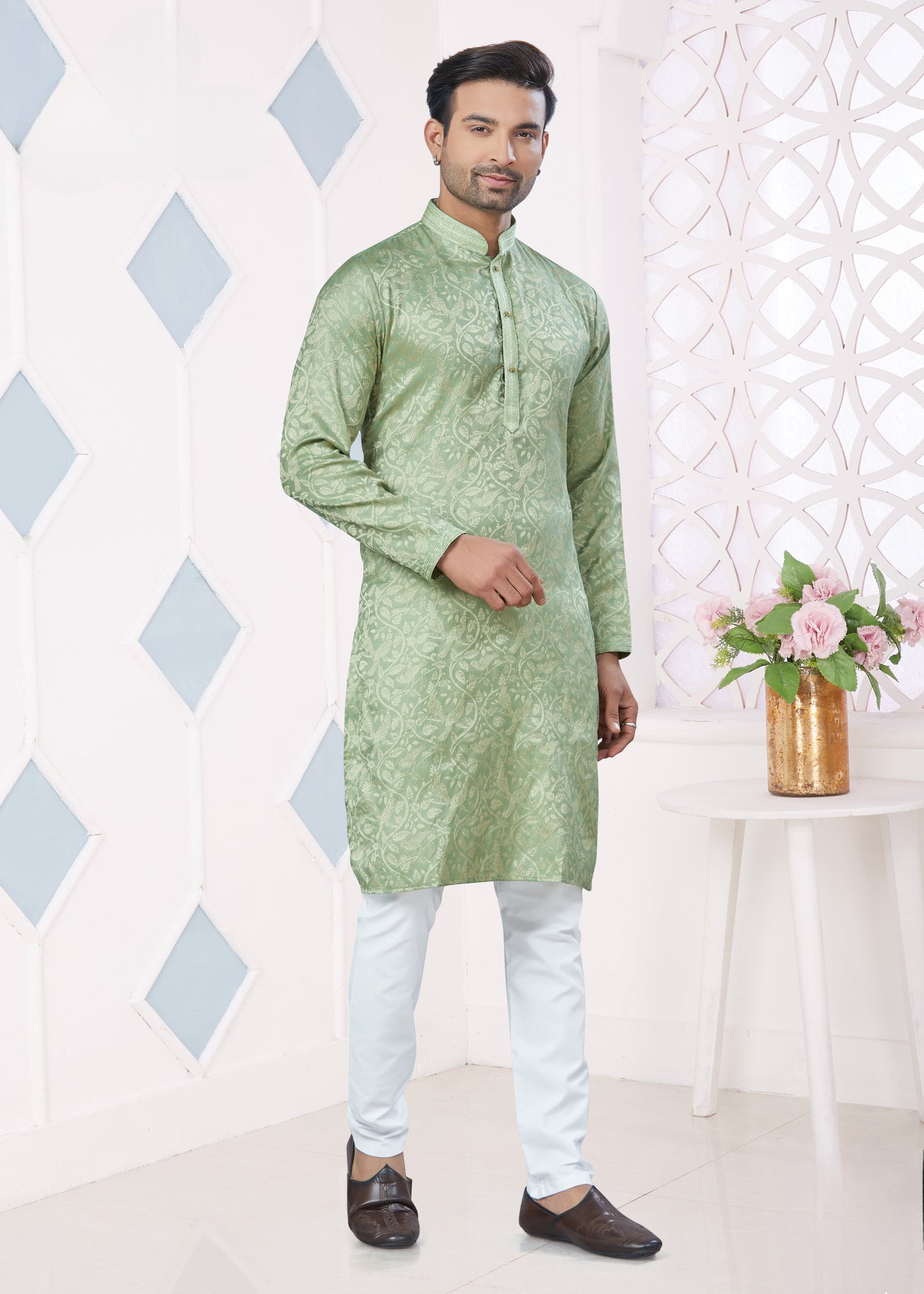 Ensemble Kurta vert pistache avec broderie Pintex en jacquard