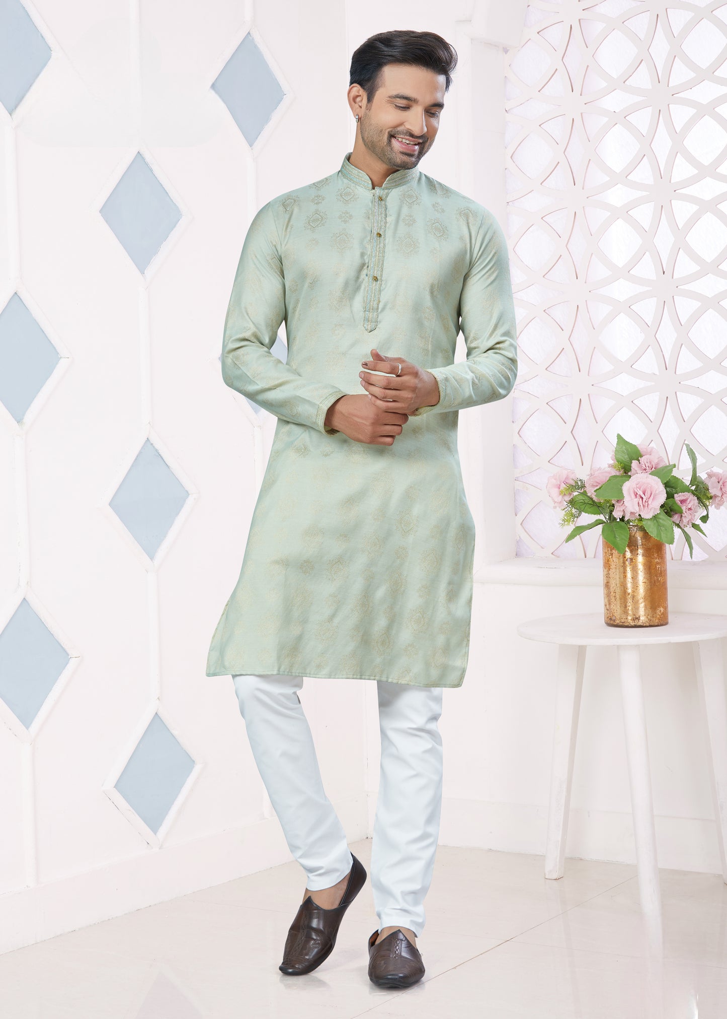 Ensemble Kurta vert menthe avec broderie Pintex en jacquard