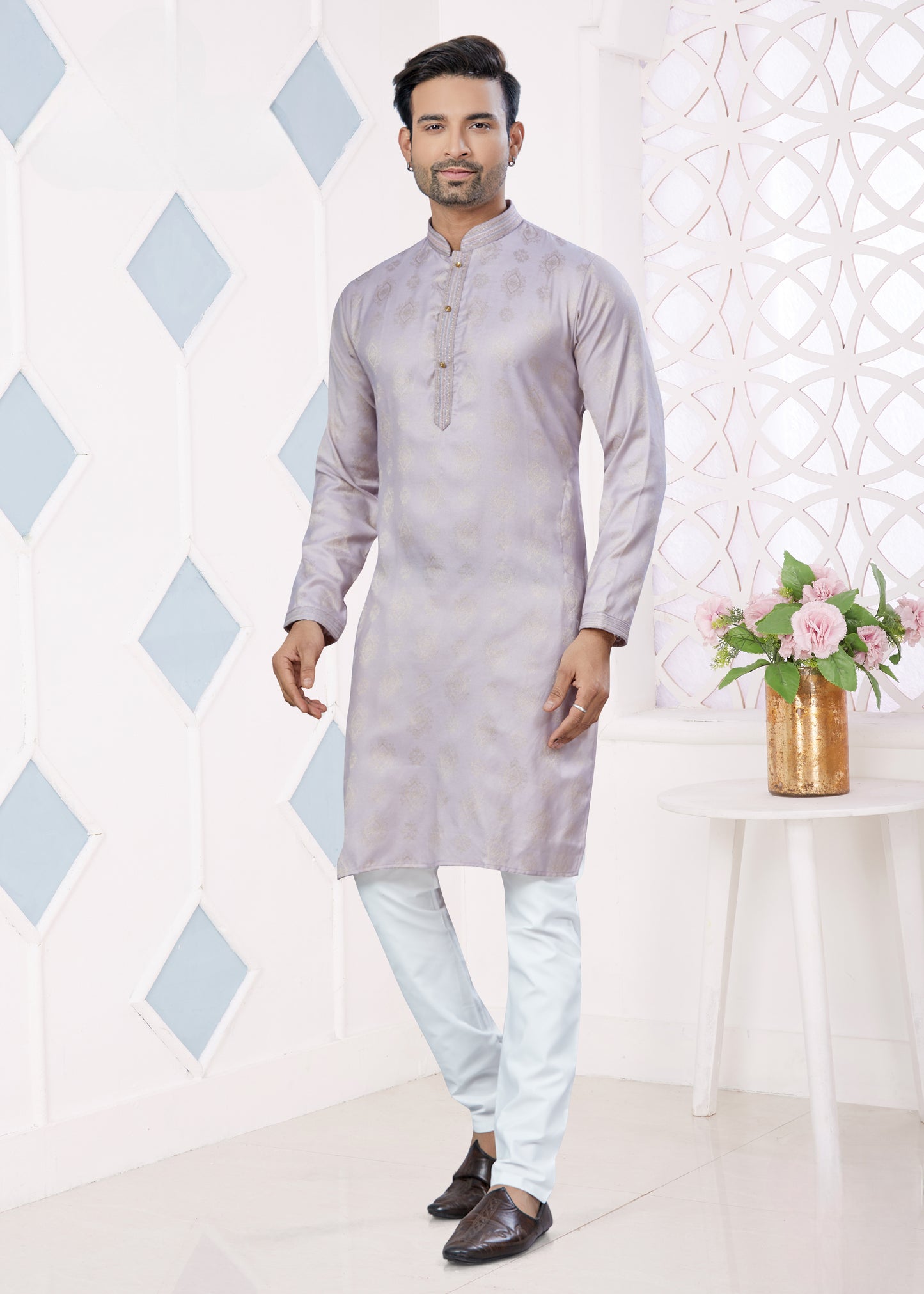 Ensemble Kurta violet clair avec broderie Pintex en jacquard