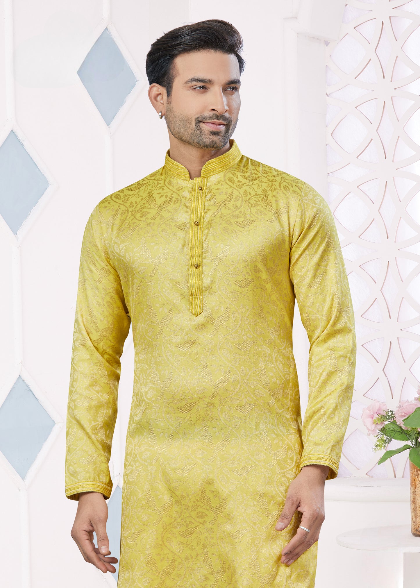 Ensemble Kurta jaune doré avec broderie Pintex en jacquard