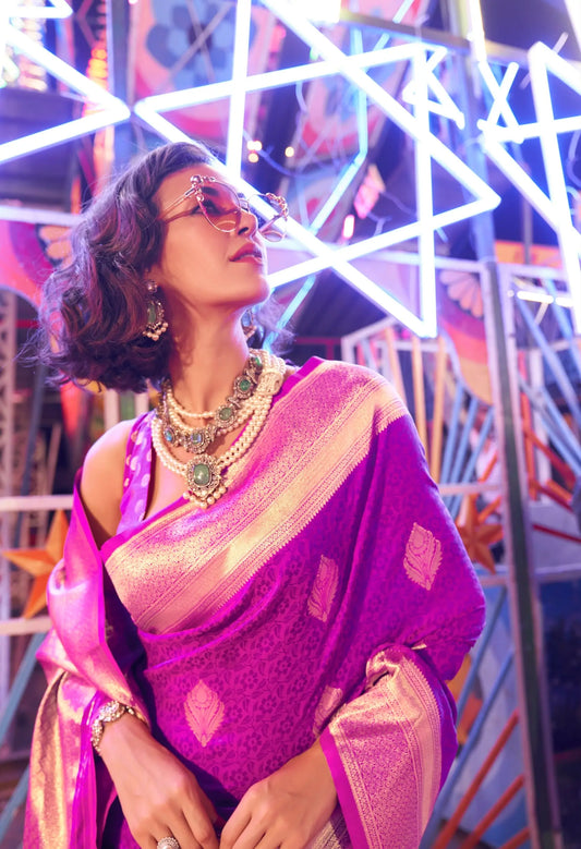 Sari rose en soie tissée à la main avec motifs artisanaux tissés à la main