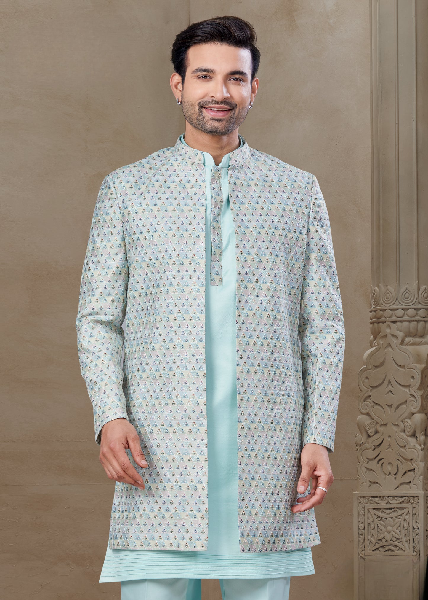 Ensemble Kurta bleu ciel avec Veste Sophistiqué à motifs géométriques multicolores pastels