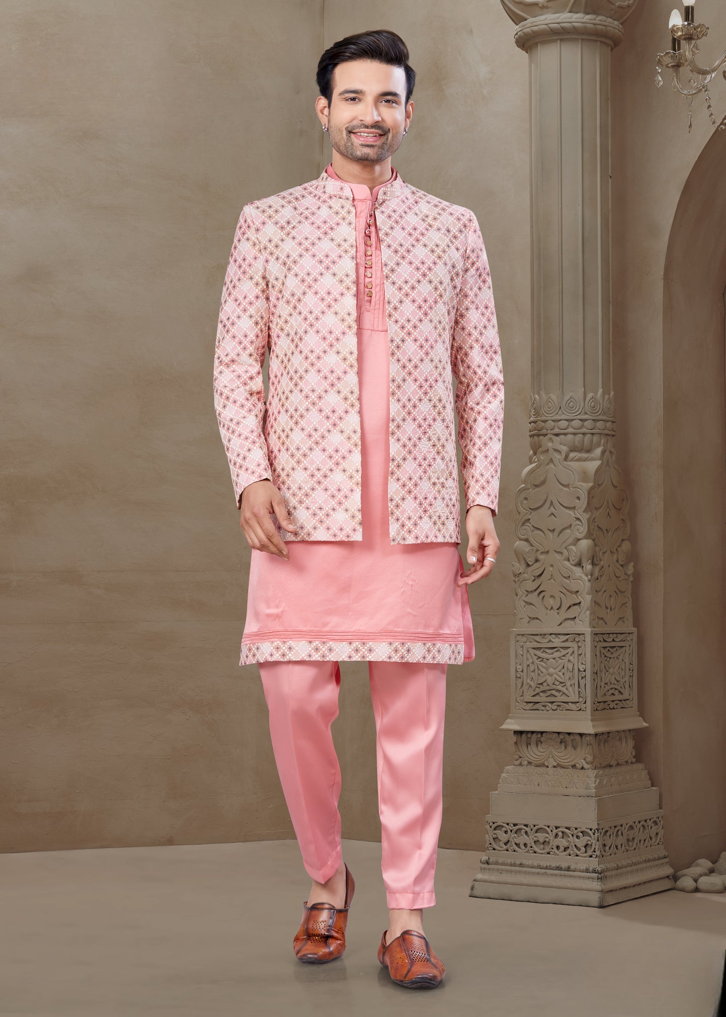Ensemble Kurta rose saumon avec Veste Sophistiqué à motifs losanges roses traditionnels
