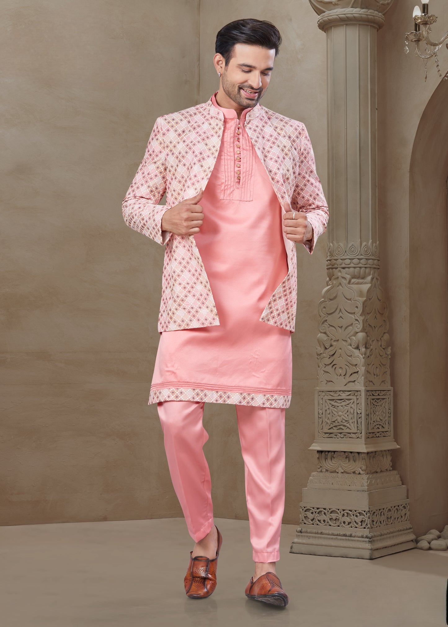 Ensemble Kurta rose saumon avec Veste Sophistiqué à motifs losanges roses traditionnels
