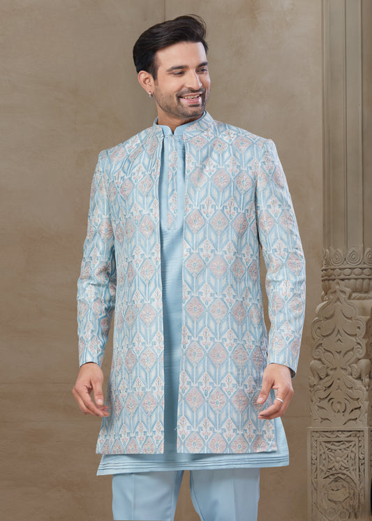 Ensemble Kurta bleu ciel avec Veste Sophistiqué à motifs traditionnels clairs