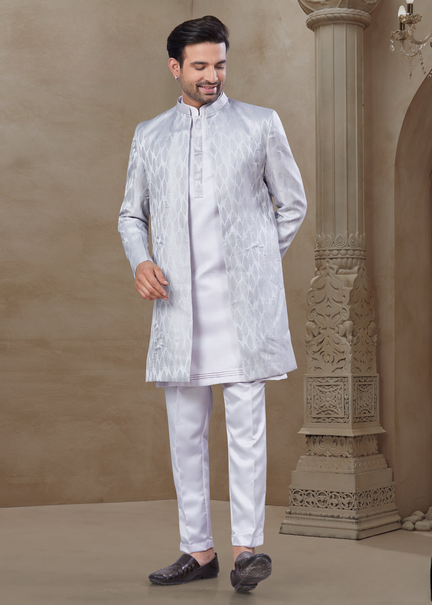 Ensemble Kurta violet clair lilas avec Veste Sophistiqué à détails mi-longue
