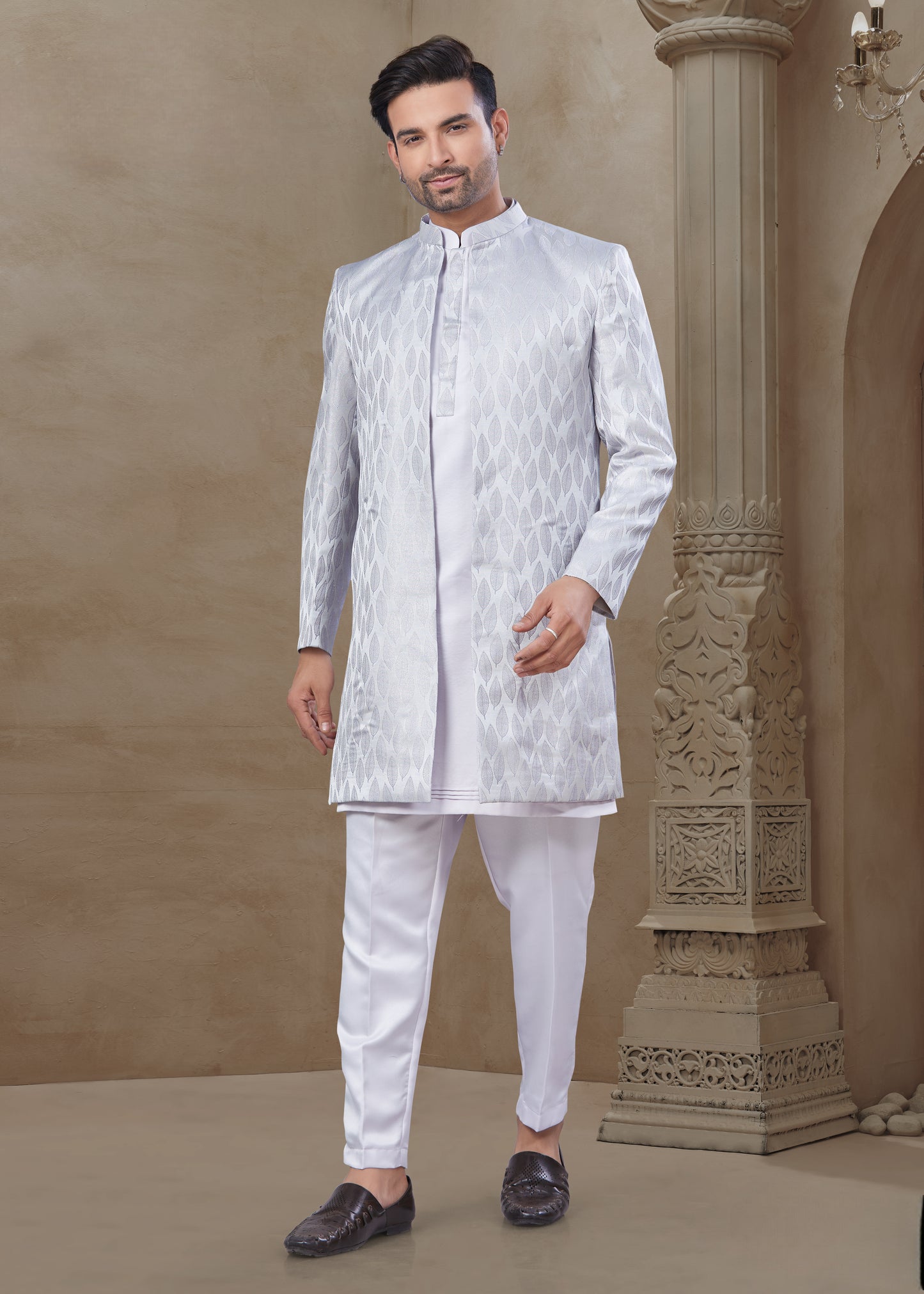 Ensemble Kurta violet clair lilas avec Veste Sophistiqué à détails mi-longue