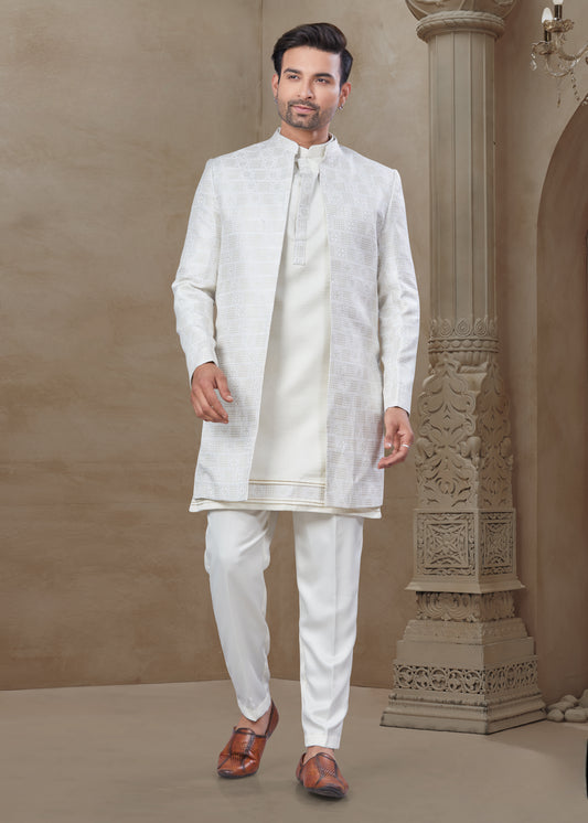 Ensemble Kurta blanc uni avec Veste Sophistiqué à détails géométriques bronzes mi-longue