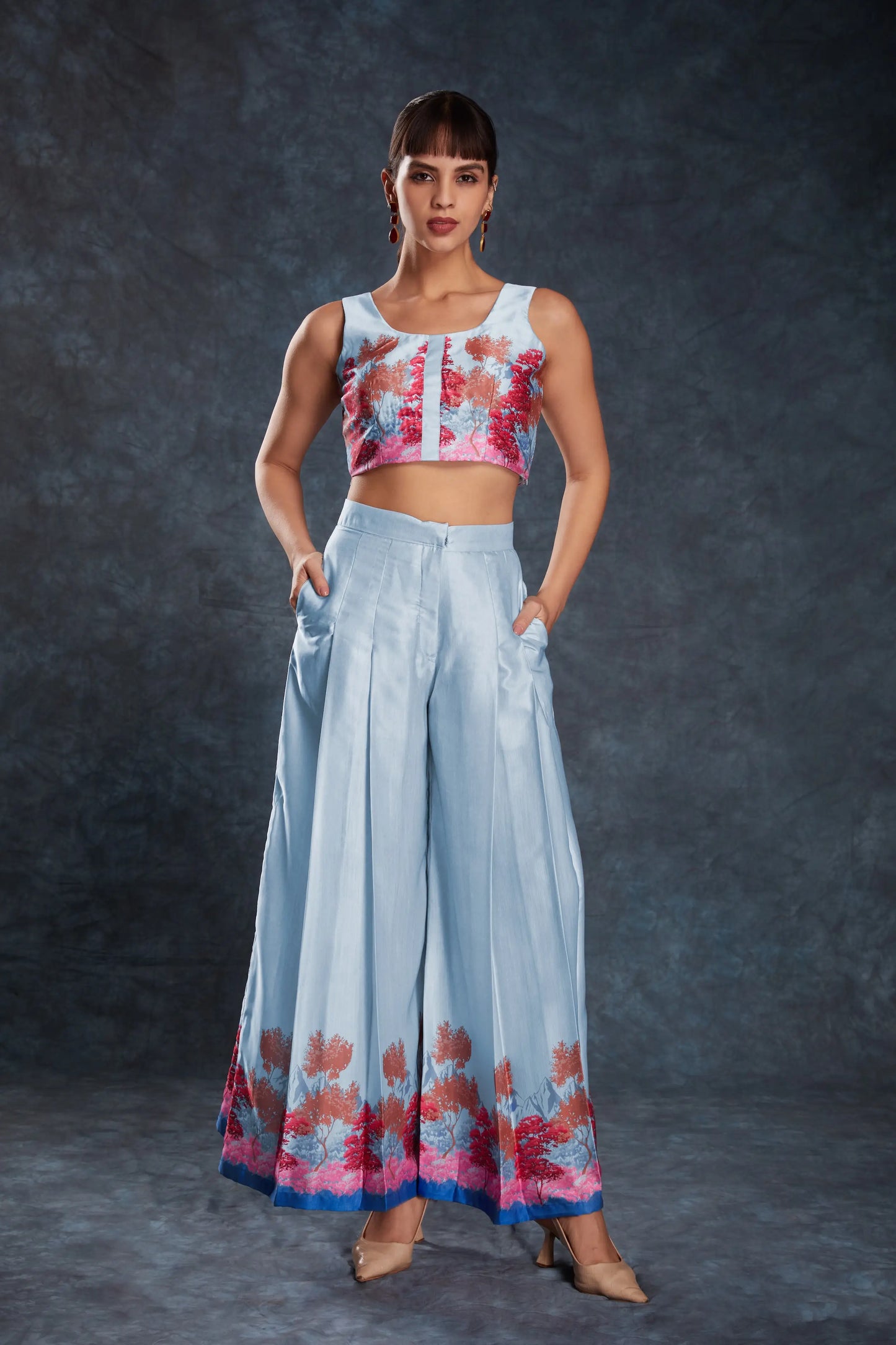 Himmelblaues bedrucktes Satin-Set
