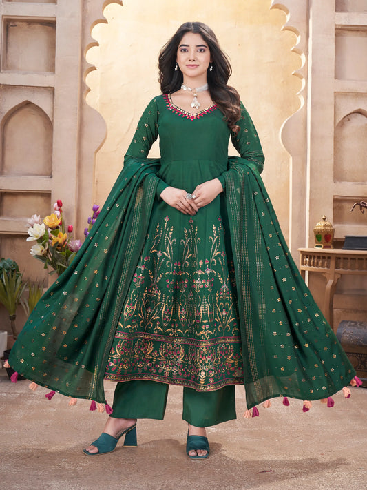 Salwar Suit en Soie Vert avec Broderie en Miroir et Impression en Feuille Métallique