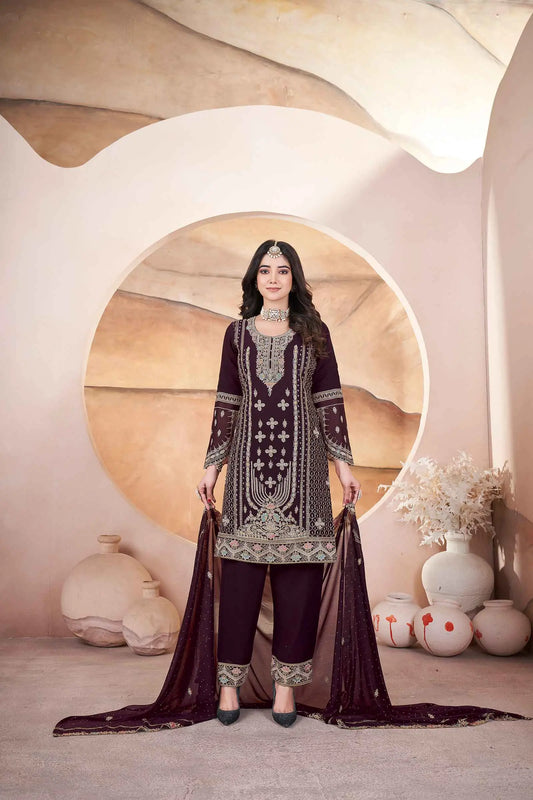 Salwar suit marron en georgette avec broderie et travail Siroski