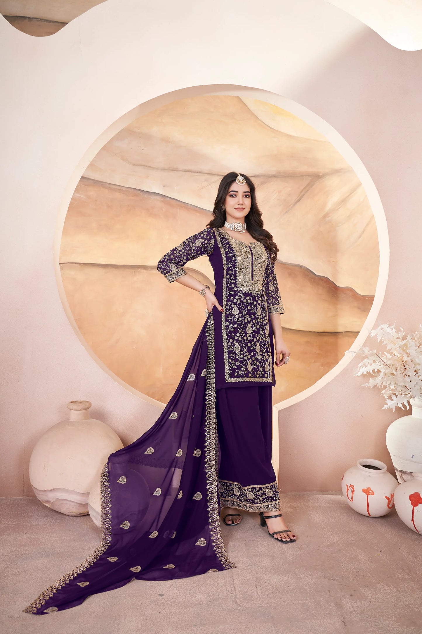 Salwar Suit en Georgette violet avec Broderie et Sequins
