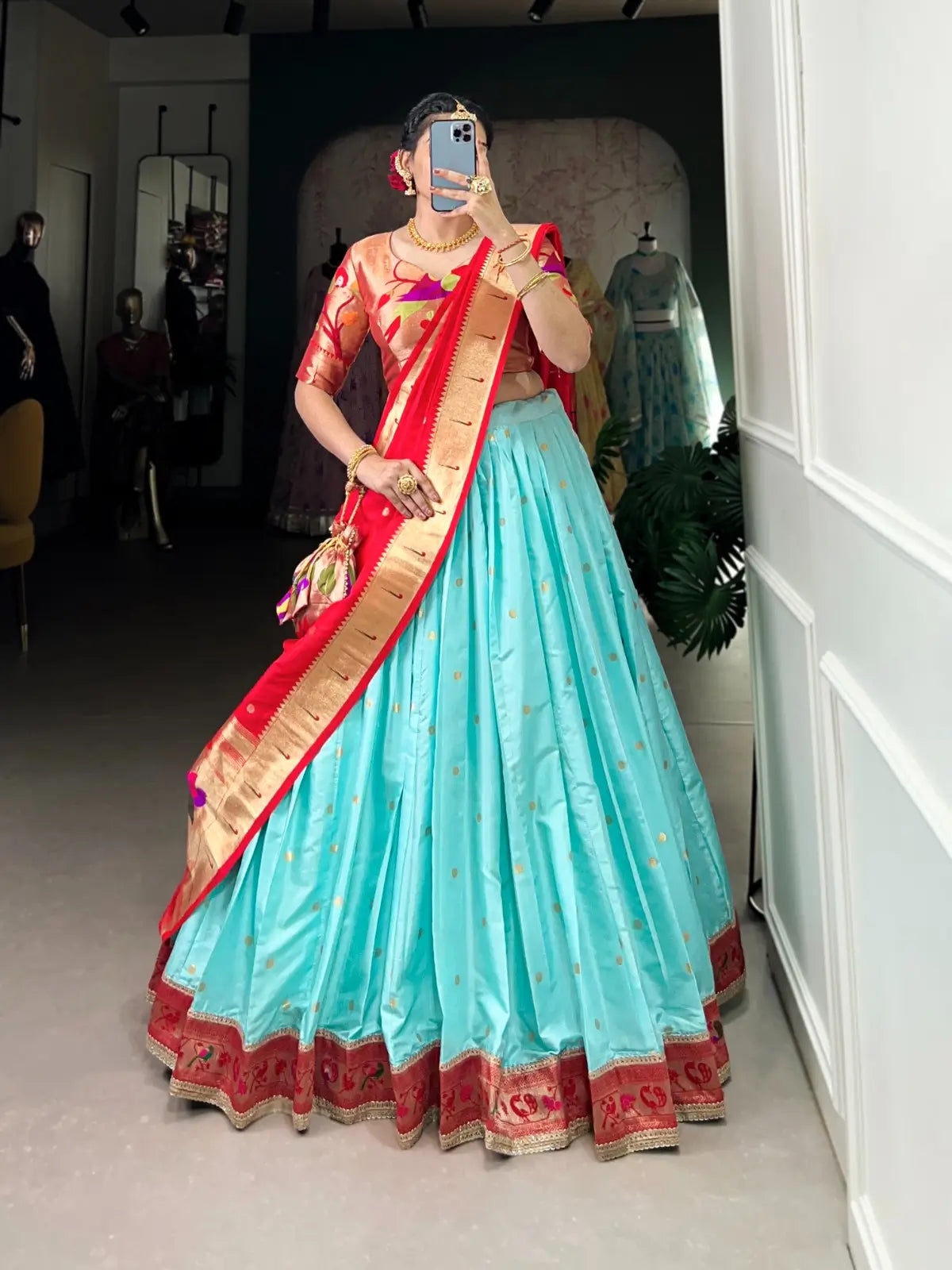 Lehenga Choli Paithani bleu mer en soie jacquard avec tissage Zari