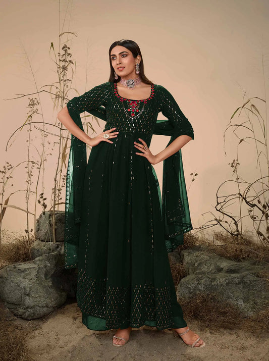 Salwar Suit en Georgette Vert Foncé avec Broderie au Fil et Sequins, accompagné d'un Palazzo