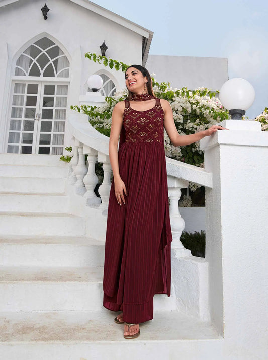 Salwar Suit en Georgette Rouge Bordeaux avec Broderie au Fil et Sequins, accompagné d'un Palazzo