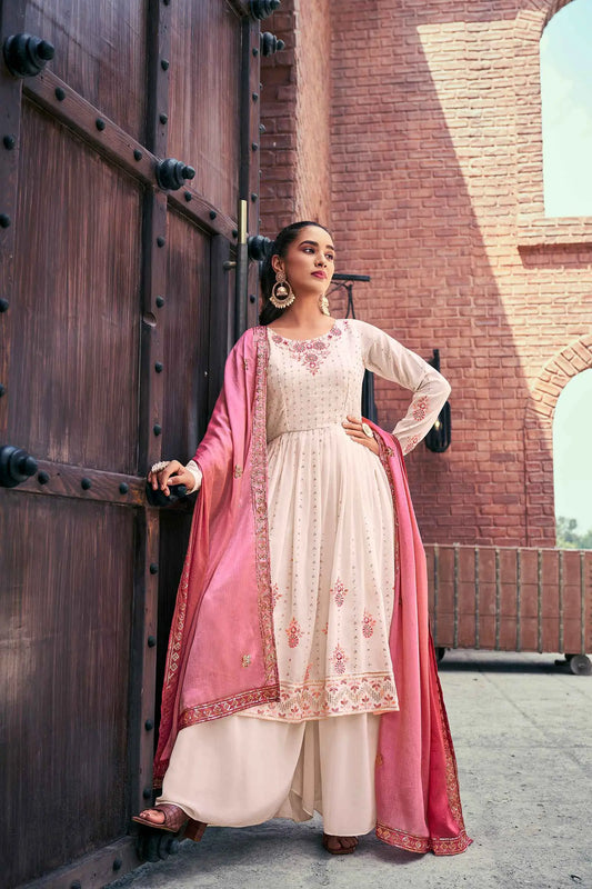 Ensemble Salwar Palazzo en Georgette Rose Doux avec Broderie en Fil et Sequins