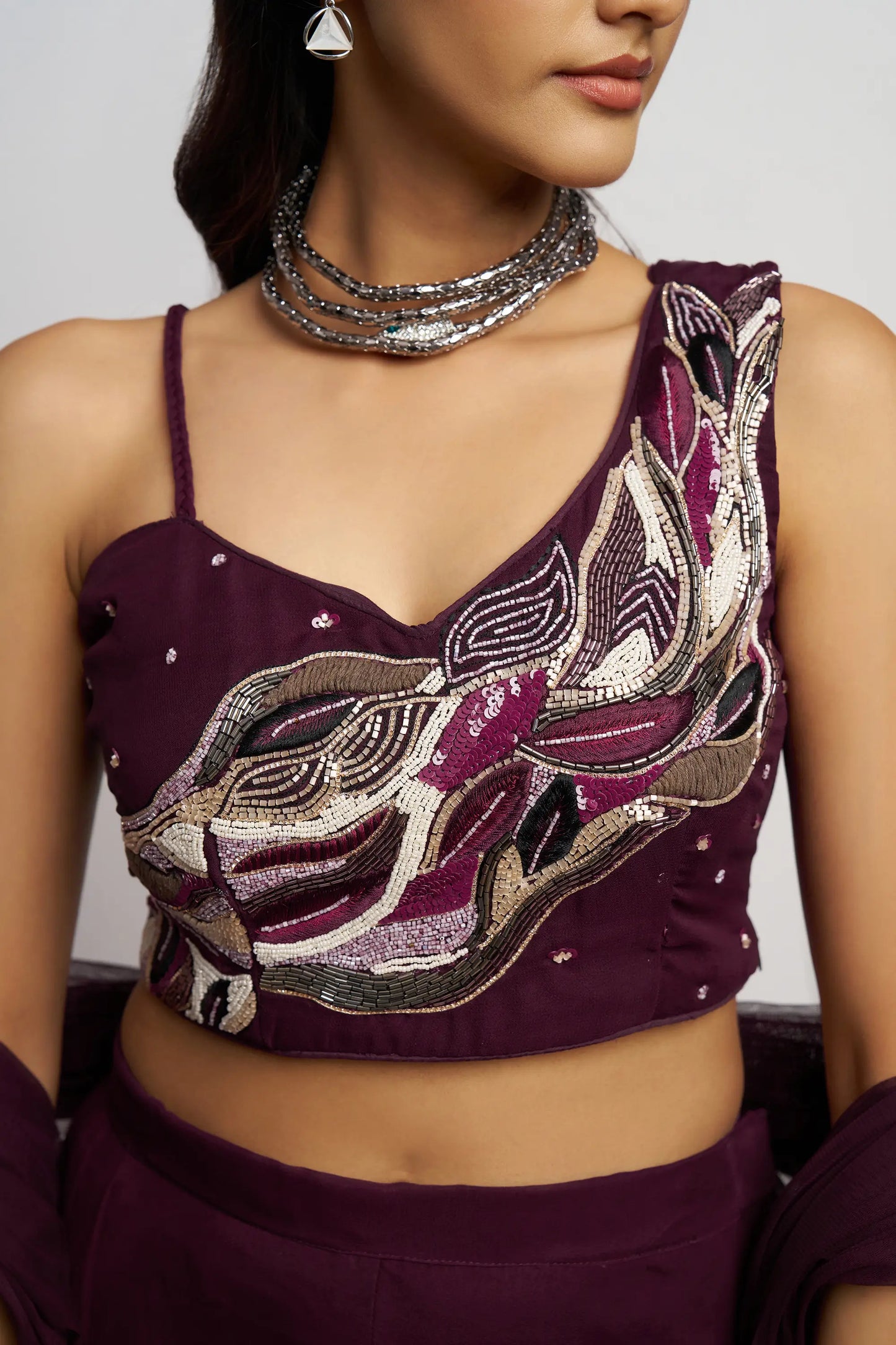 Traubenviolettes indo-westliches Sharara-Set für Partykleidung mit Handarbeit und Dupatta