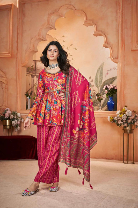 Ensemble Salwar Rose Fuchsia en Soie avec Imprimé Floral