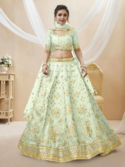 Lehenga en soie artificielle pistache avec broderies sequins et zari, accompagné d'une dupatta en filet