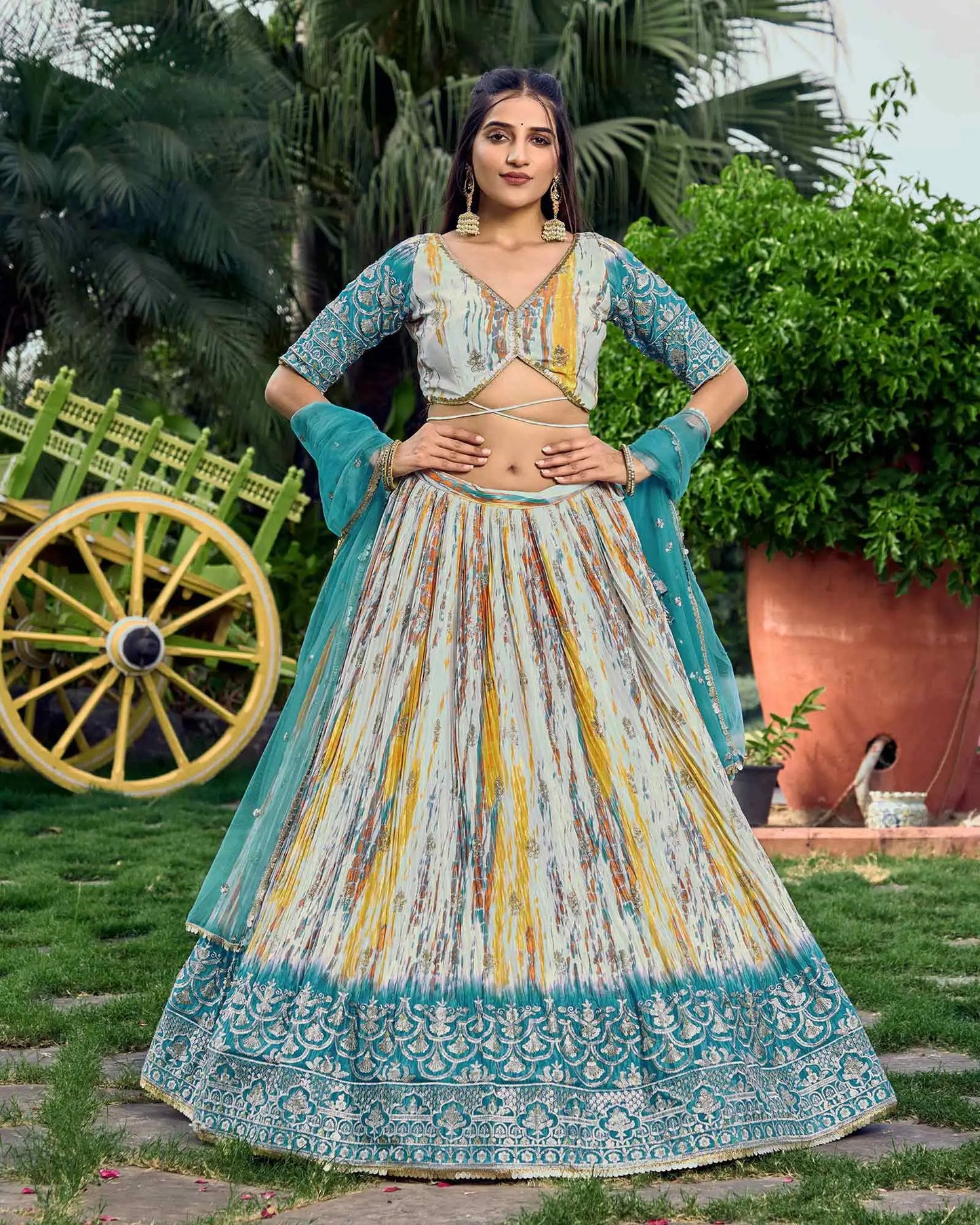 Designer-Lehenga in Lagunenblau mit Pailletten- und Zari-Stickerei, mit Digitaldruck