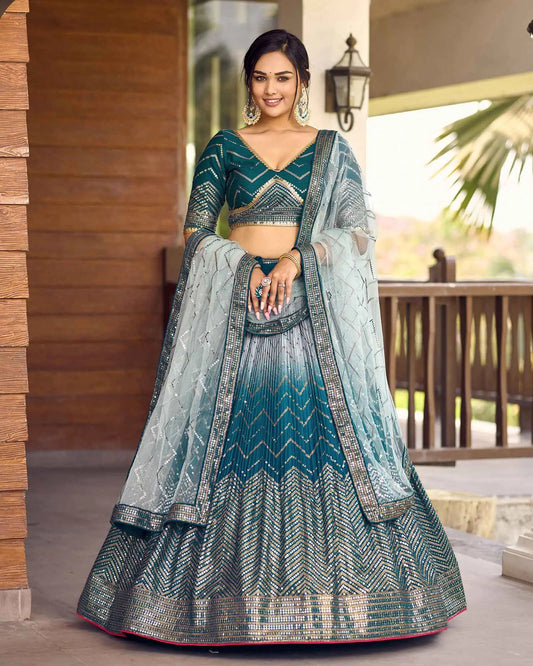 Lehenga choli bleu clair gris avec broderies en fil et sequins