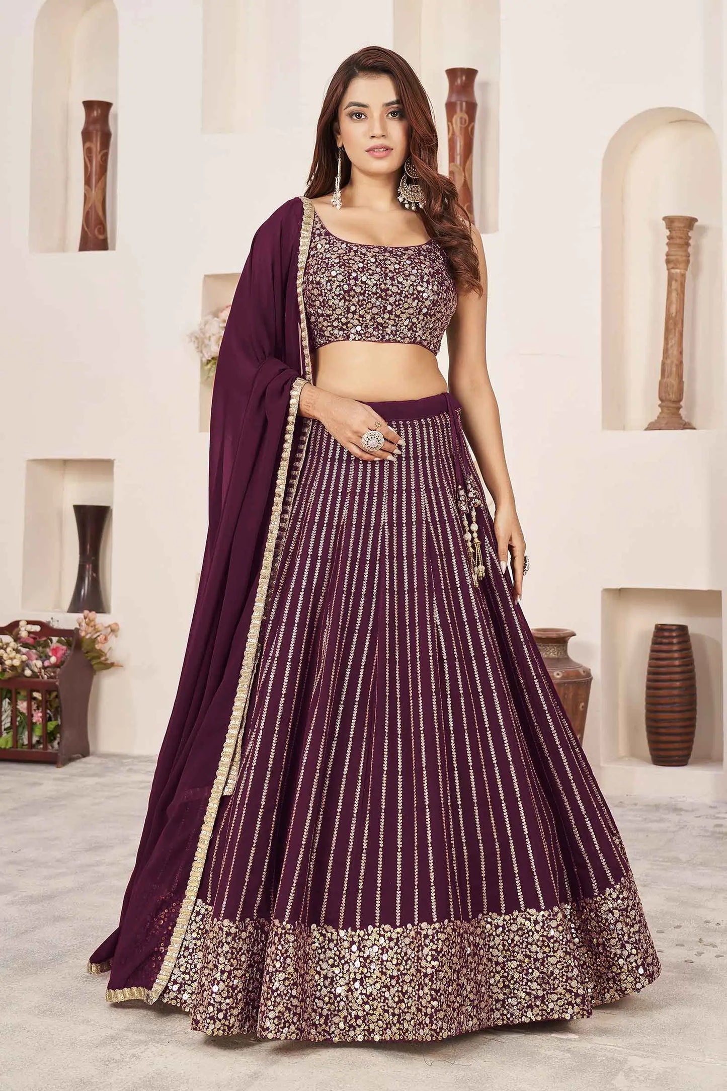 Lehenga Choli en Georgette Bordeaux avec Broderies Sequins et Zari