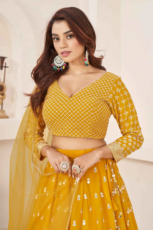 Lehenga Choli en Georgette Jaune avec Fils Multicolores et Broderies à Sequins