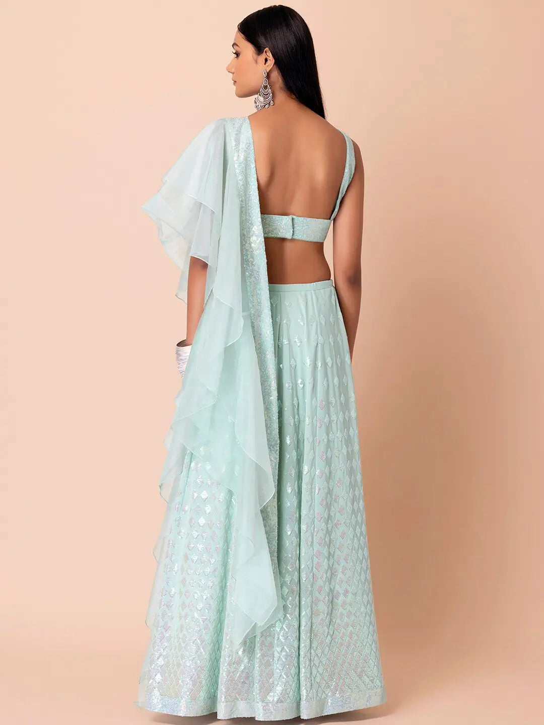 Lehenga de soirée bleu ciel avec broderie en sequins et dupatta à volants