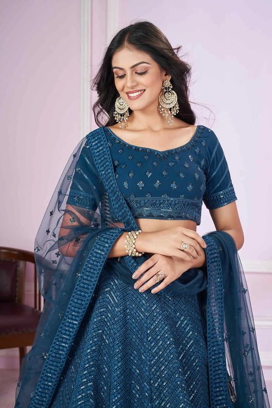 Lehenga en georgette bleu avec broderie de sequins et de fils COLLECTION PRISHA