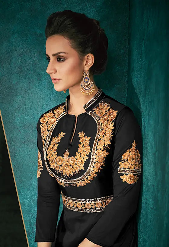 Wunderschönes langes Kurta aus Seide in Schwarz und Bronze
