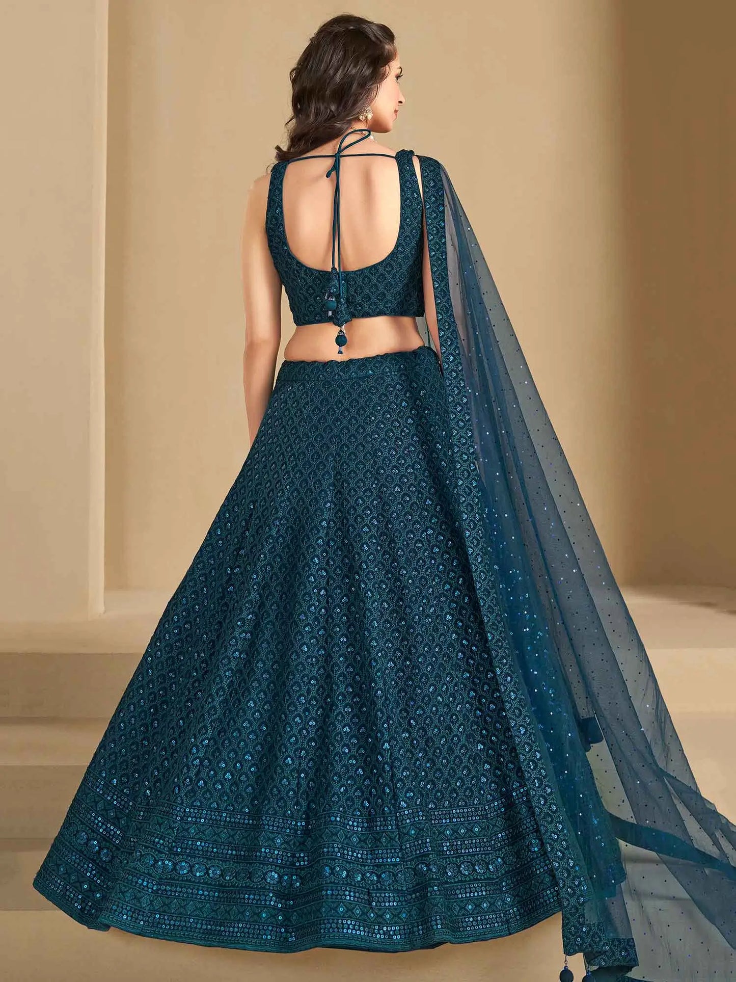 Üppiger blaugrüner Georgette-Lehenga mit Paillettenstickerei und Dupatta