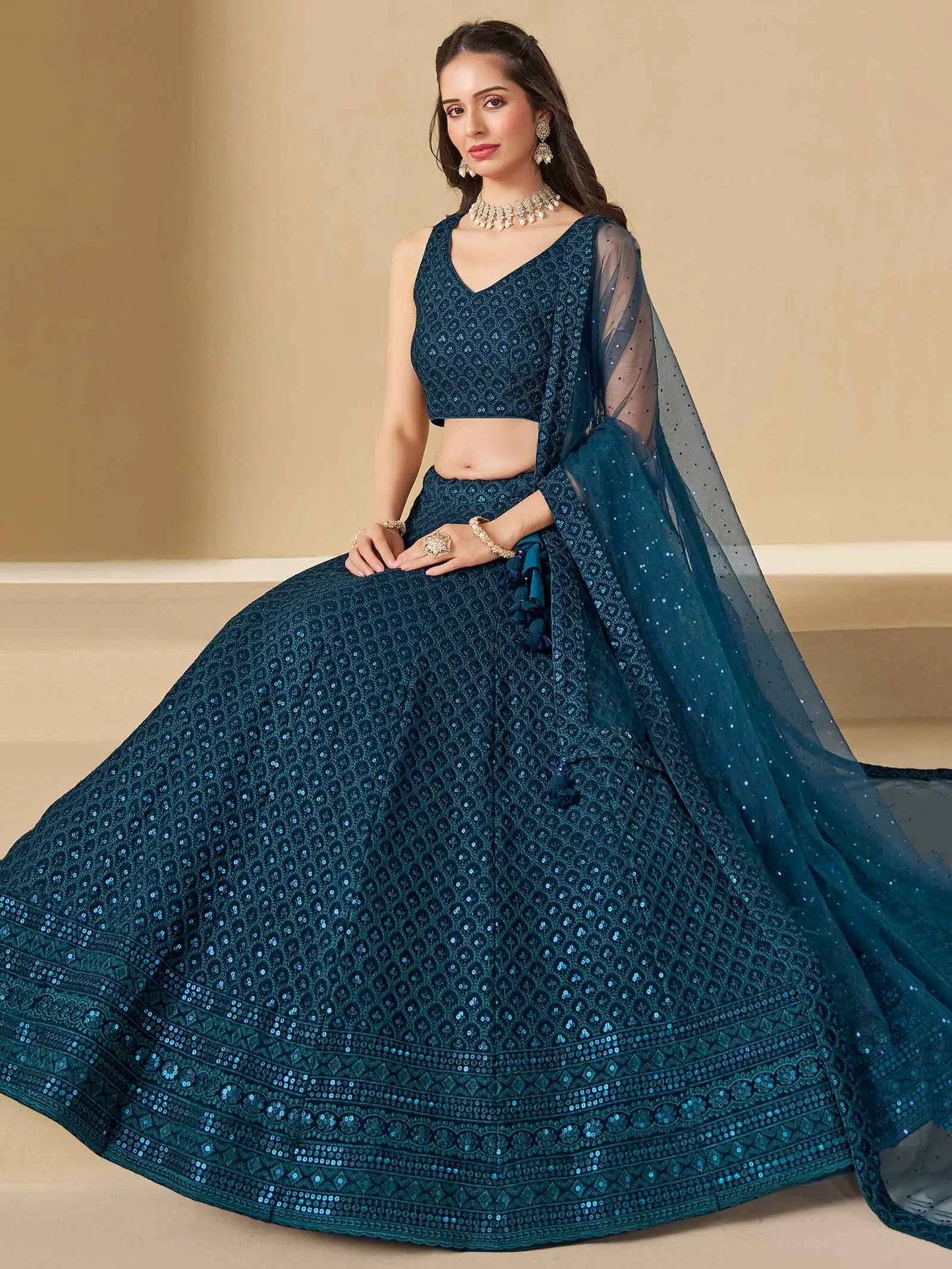 Üppiger blaugrüner Georgette-Lehenga mit Paillettenstickerei und Dupatta
