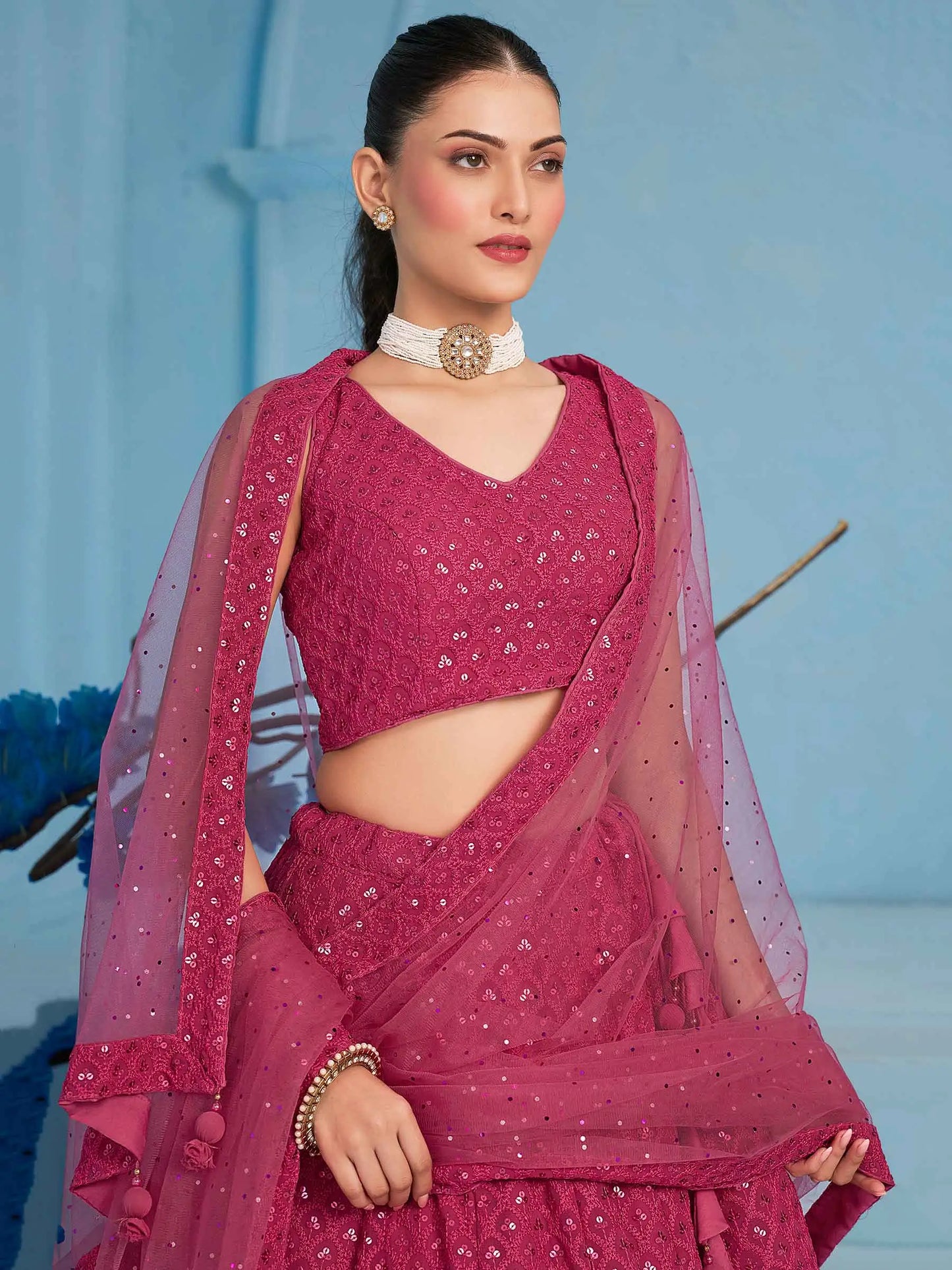 Üppiger Barbie Puderrosa Lehenga für den Abend mit Paillettenstickerei und Dupatta