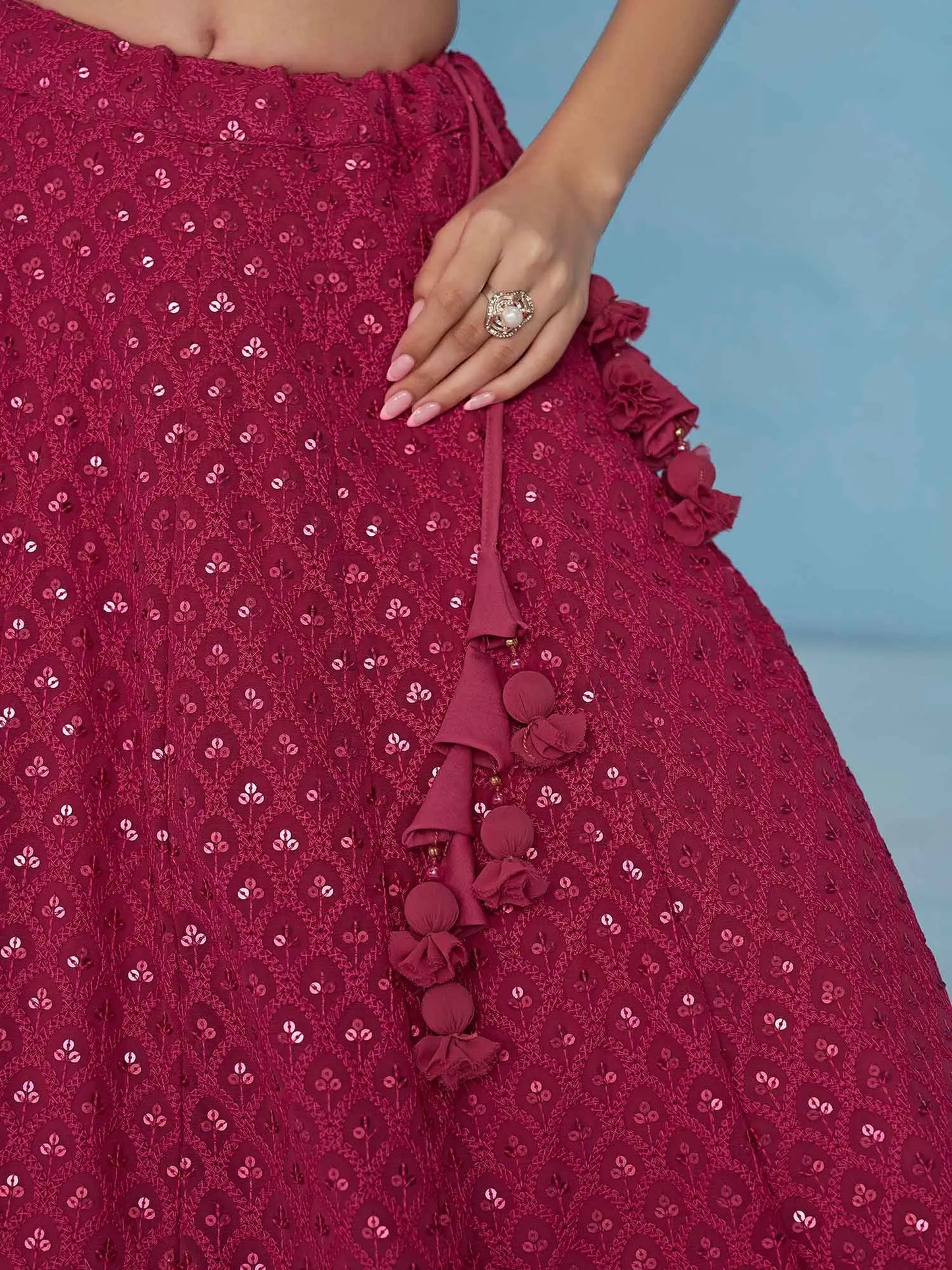 Üppiger Barbie Puderrosa Lehenga für den Abend mit Paillettenstickerei und Dupatta