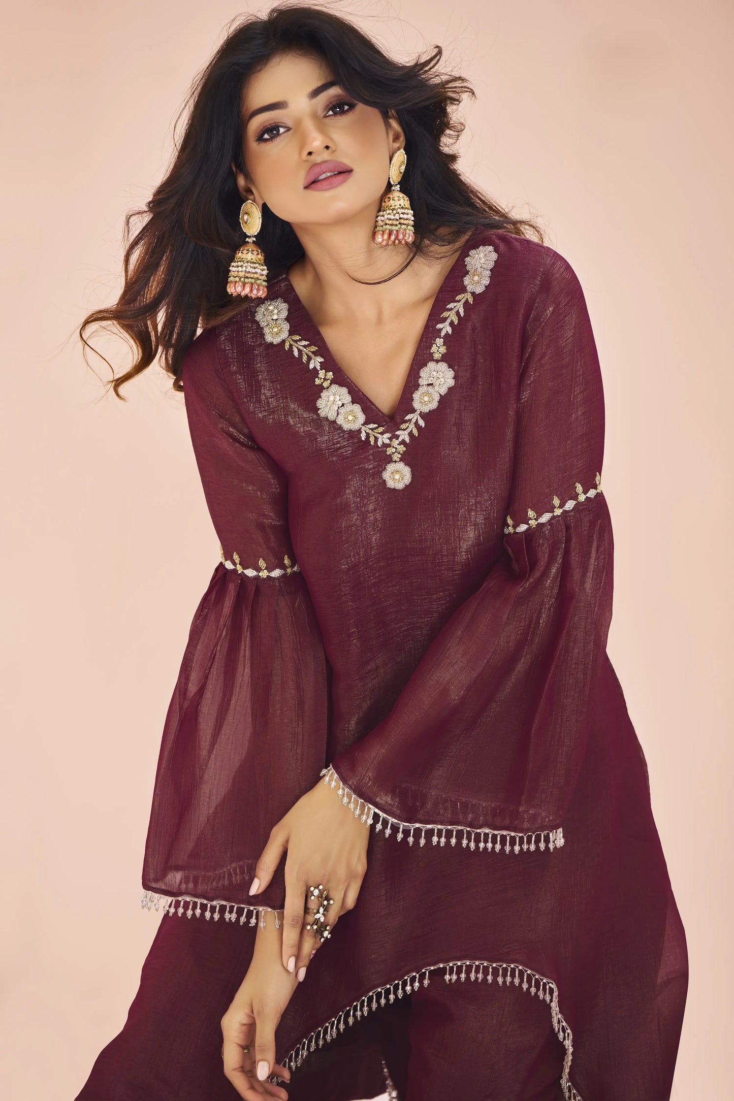 Salwar en organza bordeaux avec broderie à la main