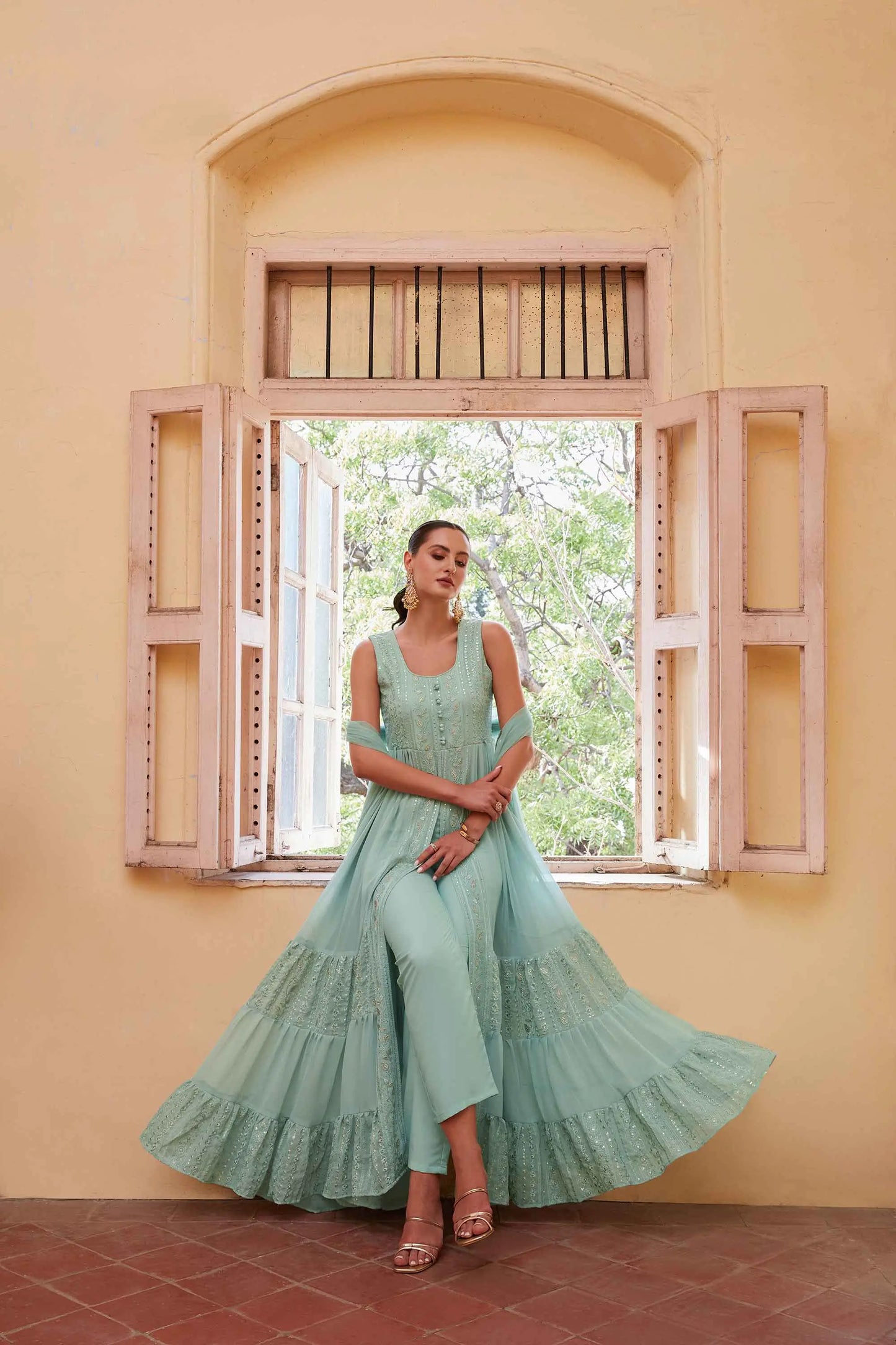 Firozi-Set (türkisblau) verziert mit Faden- und Paillettenstickerei mit Dupatta MADHURI COLLECTION