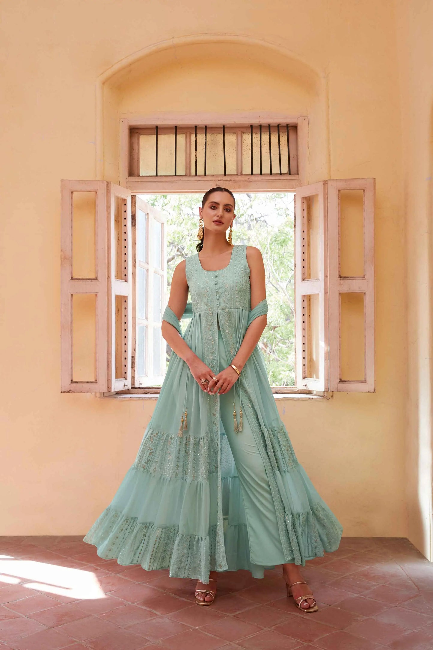 Firozi-Set (türkisblau) verziert mit Faden- und Paillettenstickerei mit Dupatta MADHURI COLLECTION