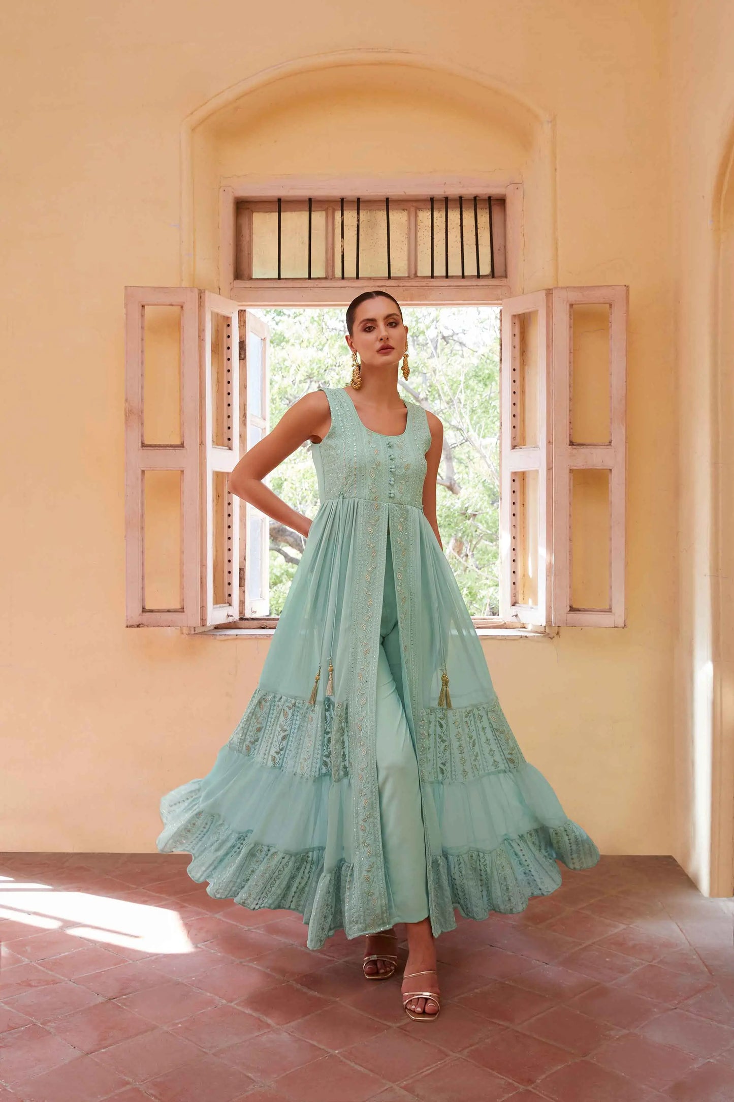 Firozi-Set (türkisblau) verziert mit Faden- und Paillettenstickerei mit Dupatta MADHURI COLLECTION
