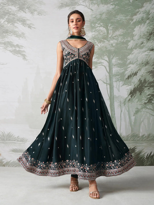 Robe Anarkali en georgette vert sarcelle foncé, brodée de fils multicolores, avec dupatta
