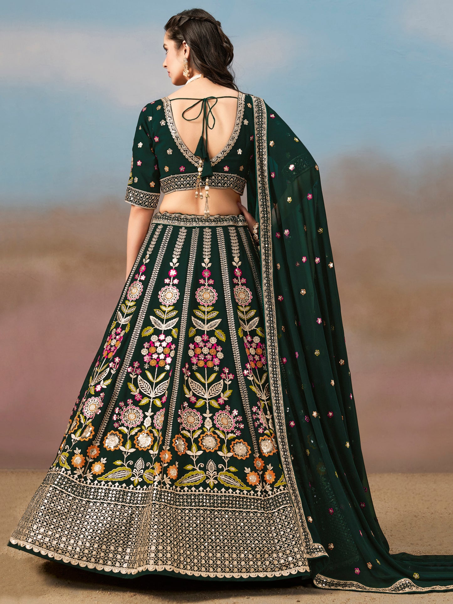 Rosa 3-teiliges Lehenga-Jacken-Set (Koti) mit Stickdetails