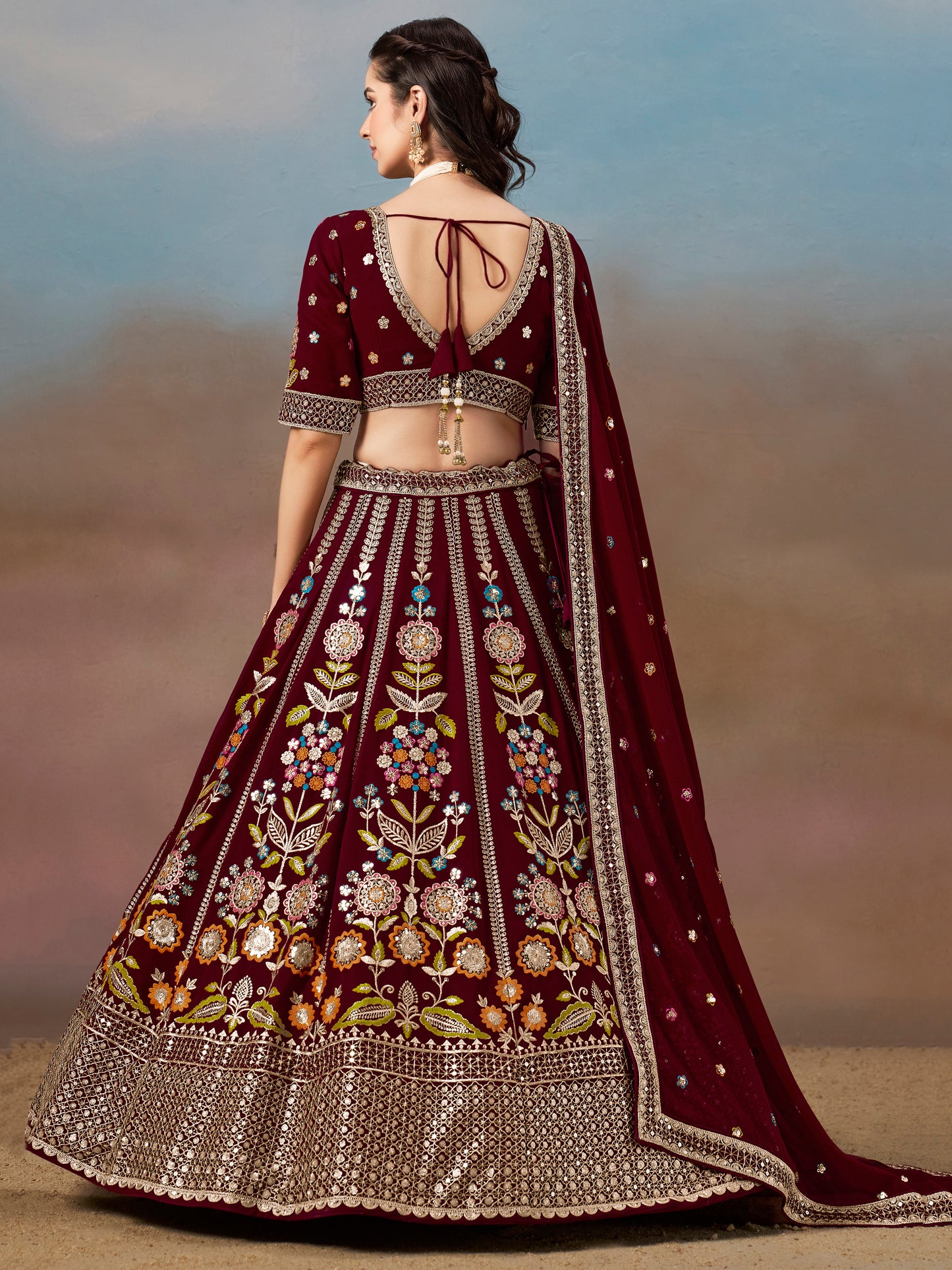 Rosa 3-teiliges Lehenga-Jacken-Set (Koti) mit Stickdetails