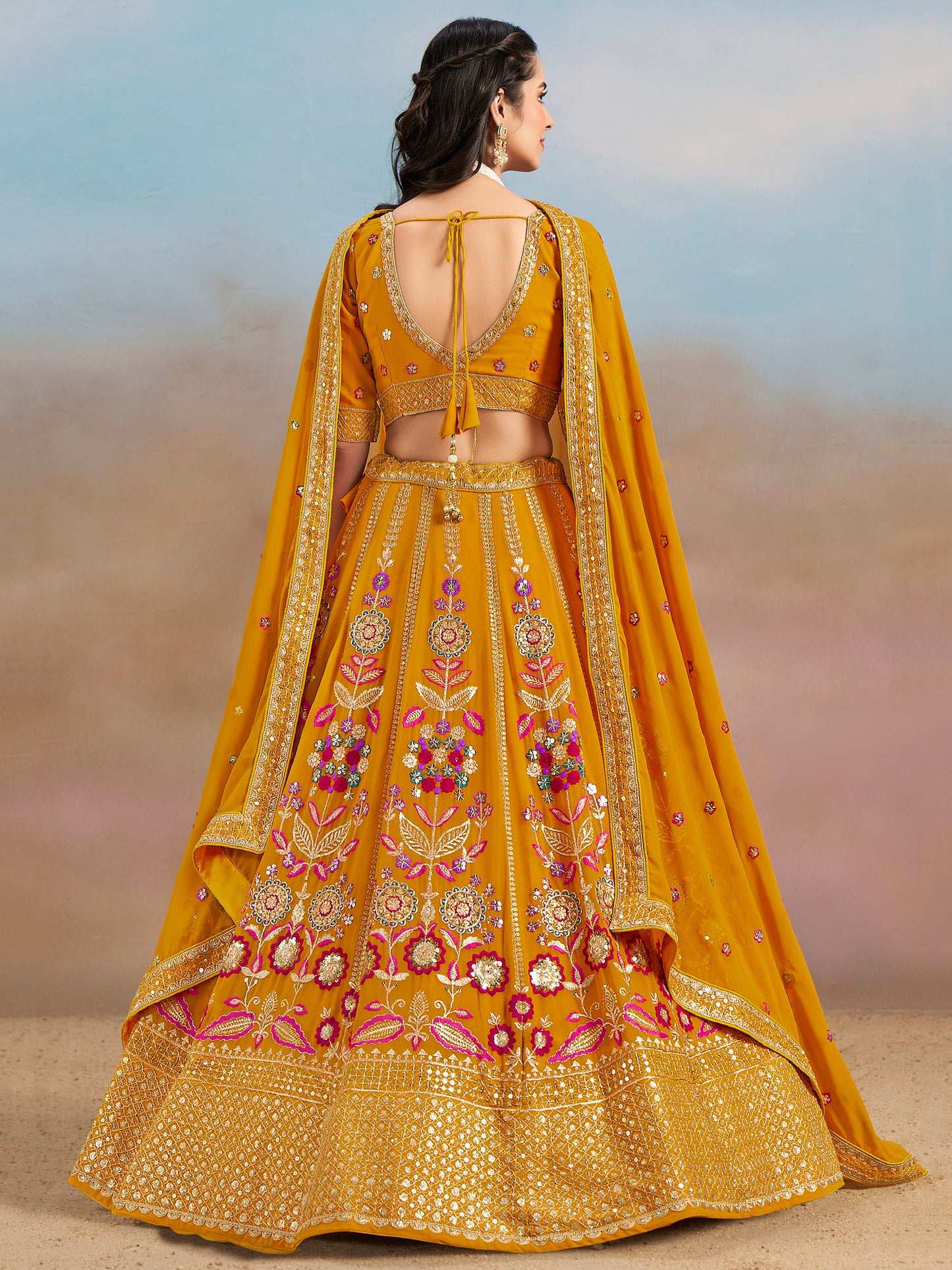Rosa 3-teiliges Lehenga-Jacken-Set (Koti) mit Stickdetails