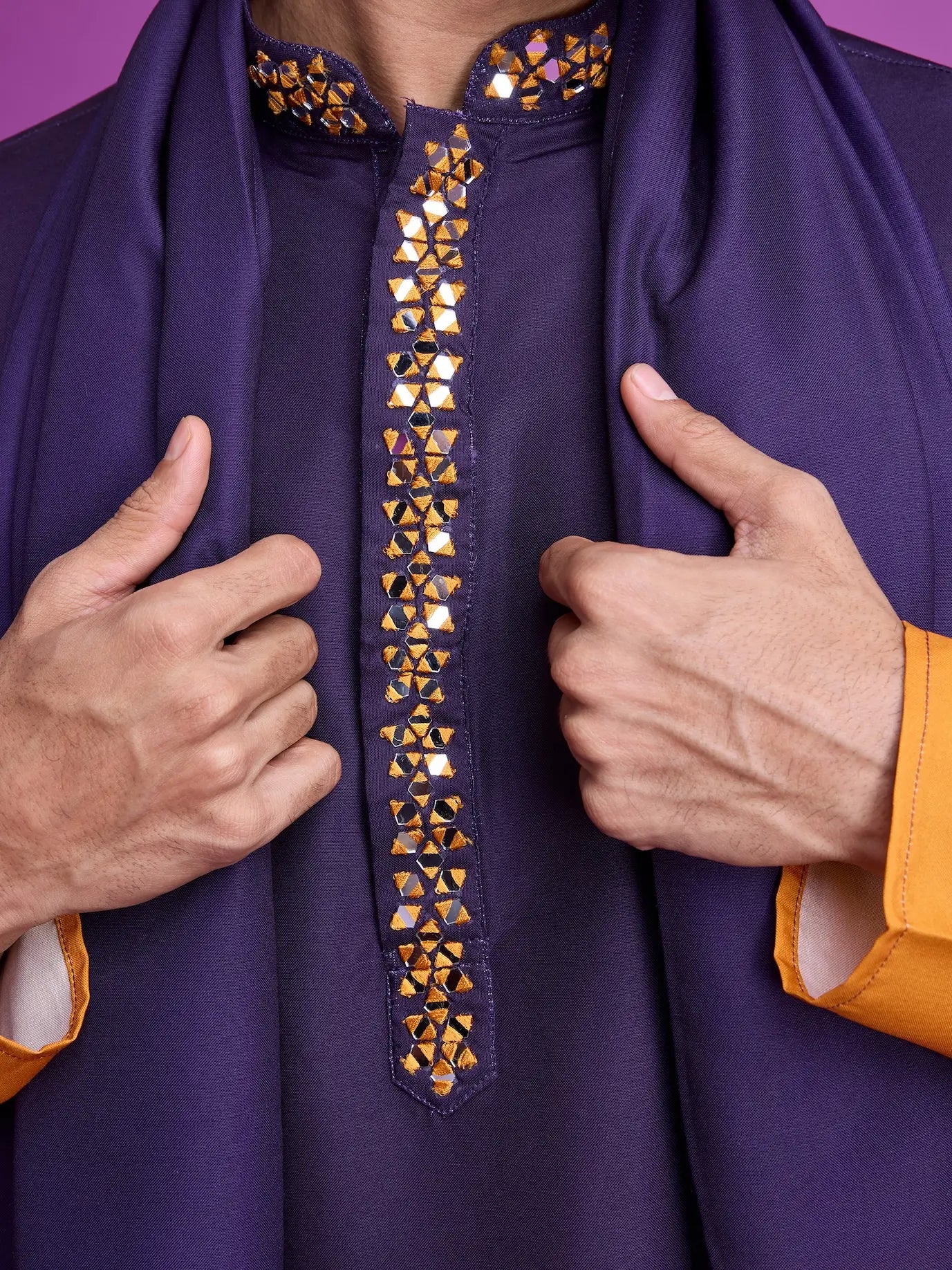 Lila und senffarbene Viskose-Kurta mit Handspiegelarbeit