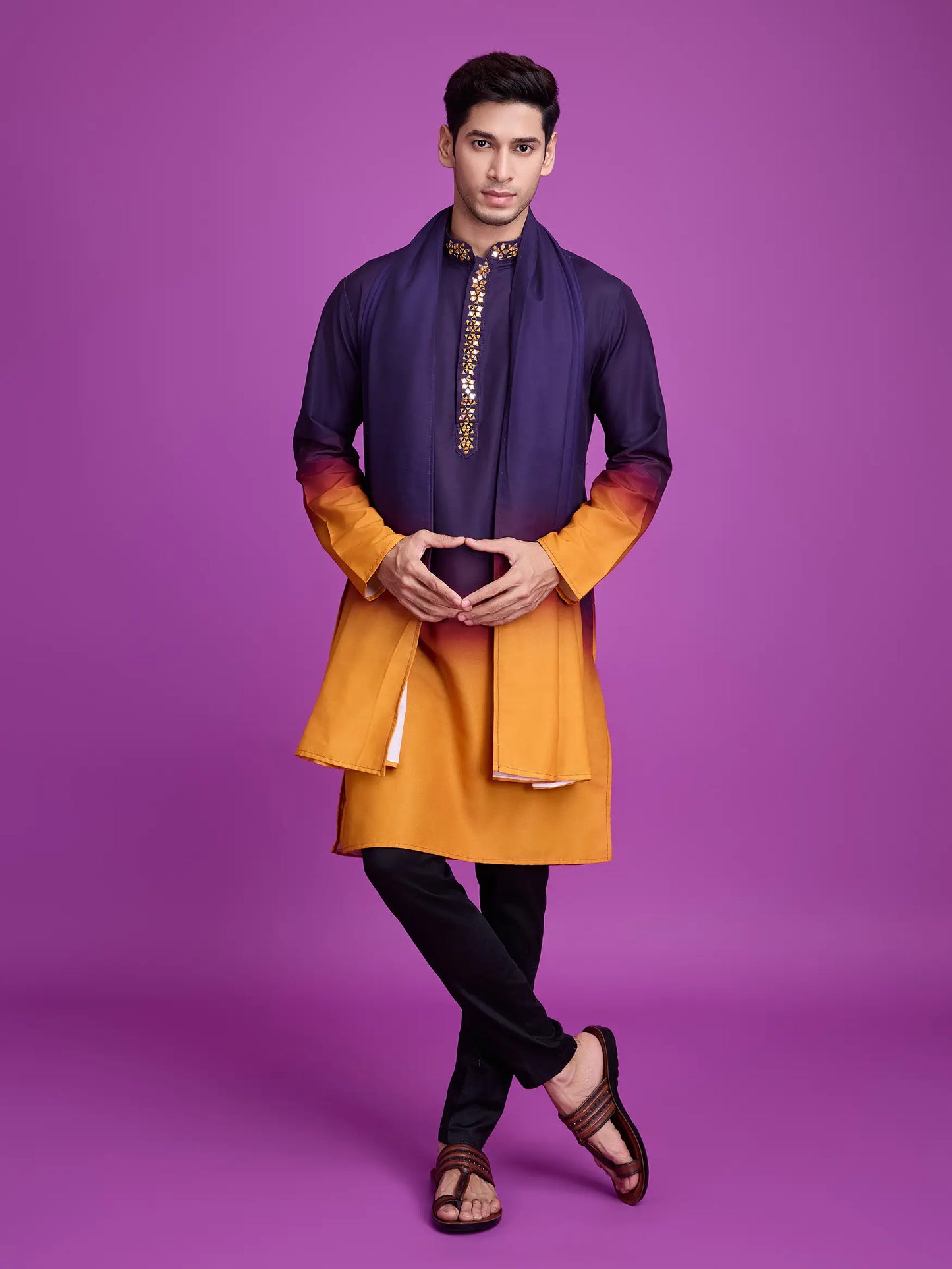 Lila und senffarbene Viskose-Kurta mit Handspiegelarbeit